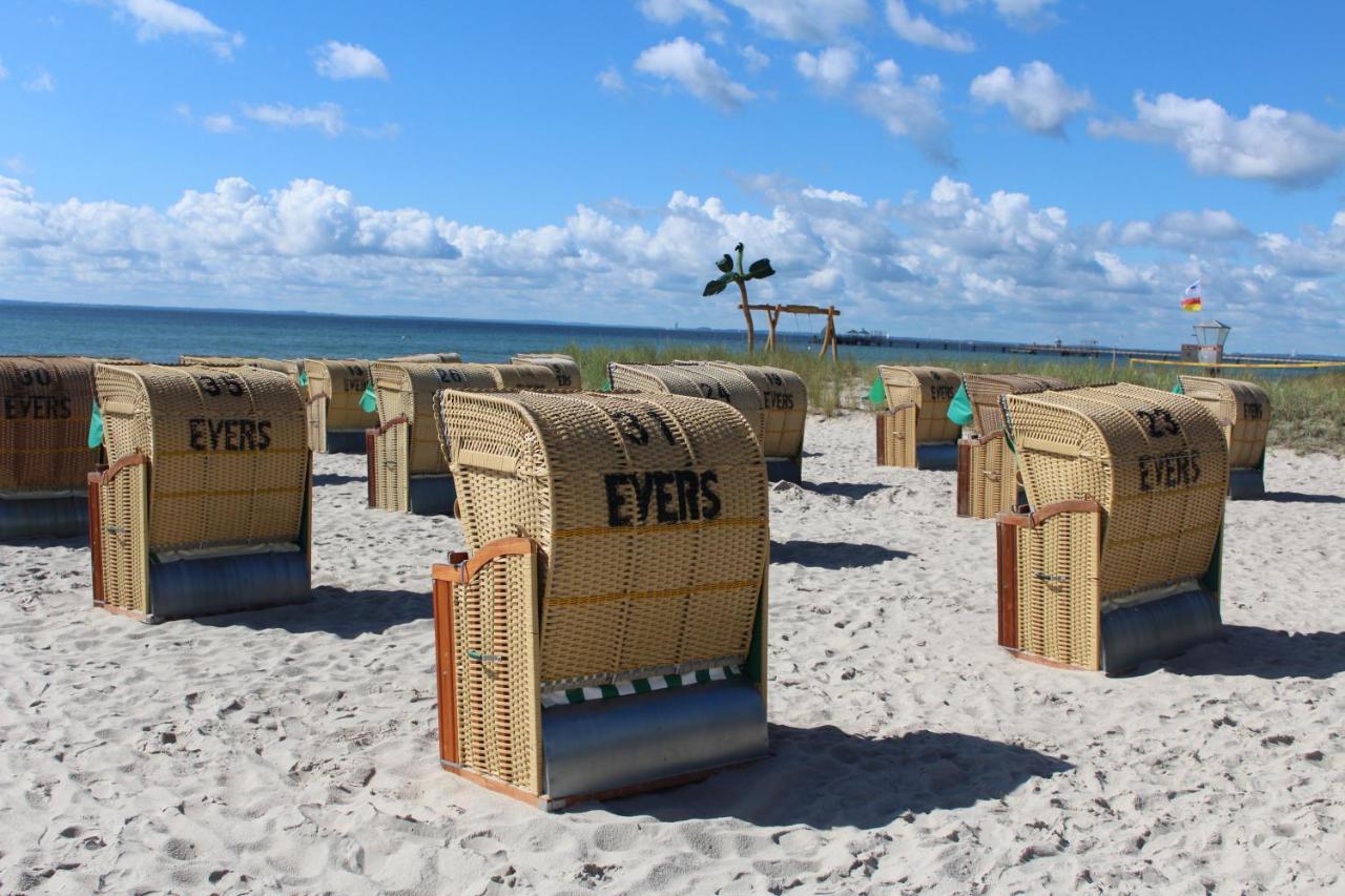 Ferienwohnungen Im Haus Strandburg Grömitz Exterior foto